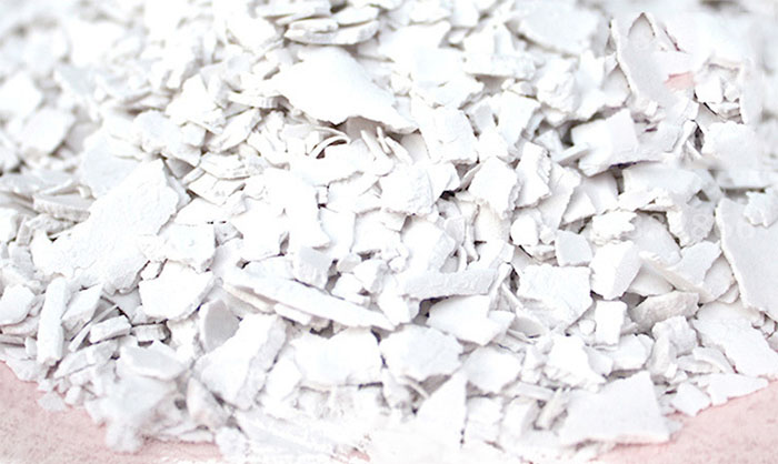  藕粉屬一種堿性的物料，所以對于普通振動篩的選擇就需要注意其材質(zhì)方面。