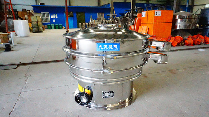 藕粉振動篩適用于很多種不同的行業(yè)，對于物料多的篩分適用還是比較廣泛的。